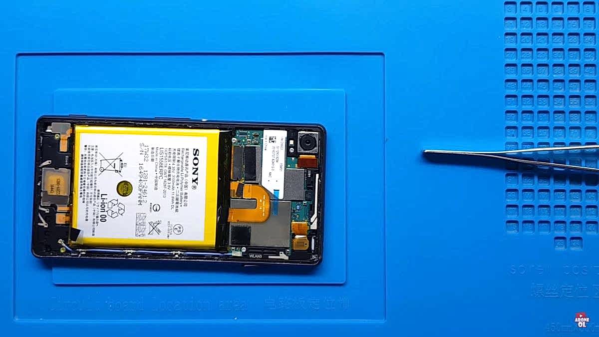 Sony Xperia Z3 batarya değişimi nasıl yapılır